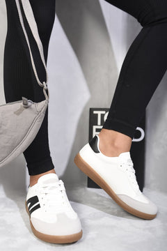 Low Top Lace-Up Trainers