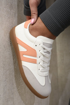 Low Top Lace-Up Trainers